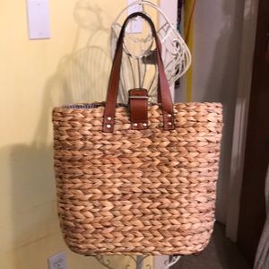 Brand new woven convertible straw bag